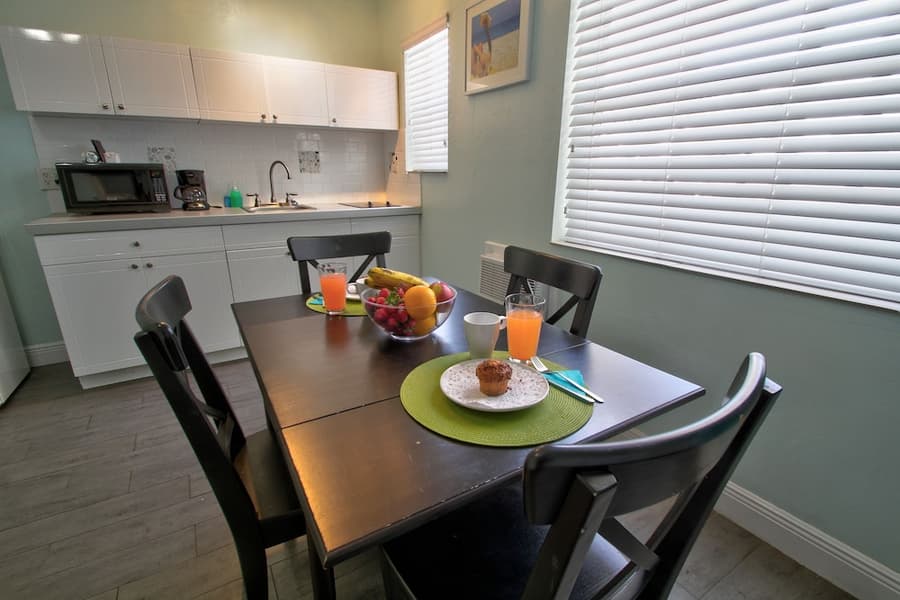 Hollywood Beachside Boutique Suites
