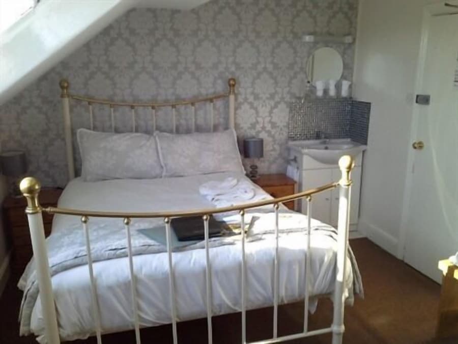 Ellerbrook House