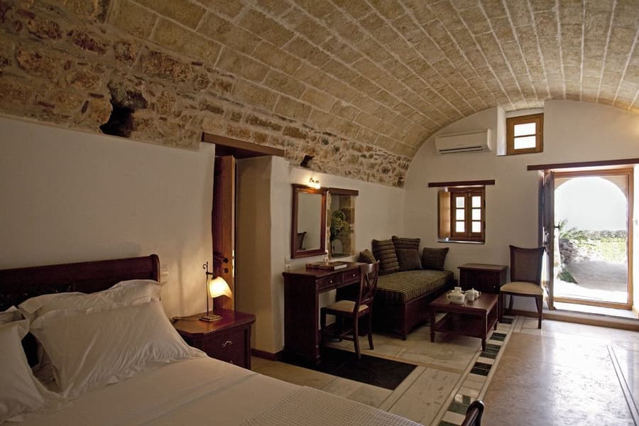 Likinia Hotel