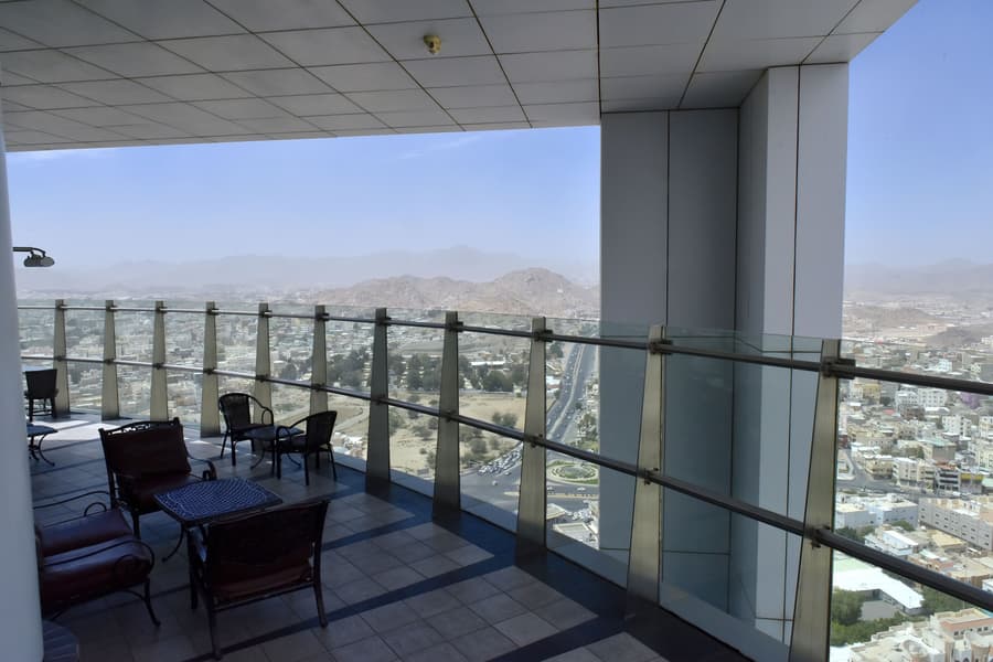 Awaliv International Hotel