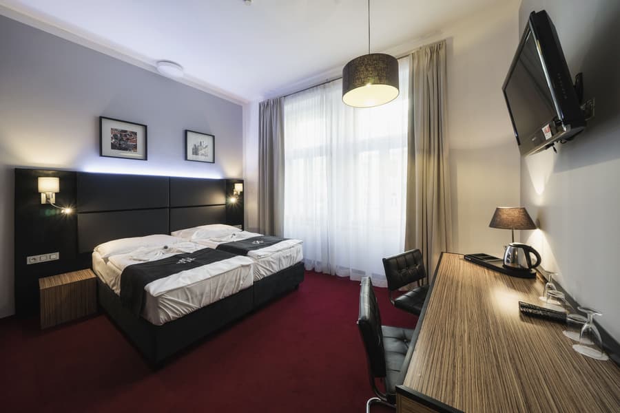 Hotel Noir