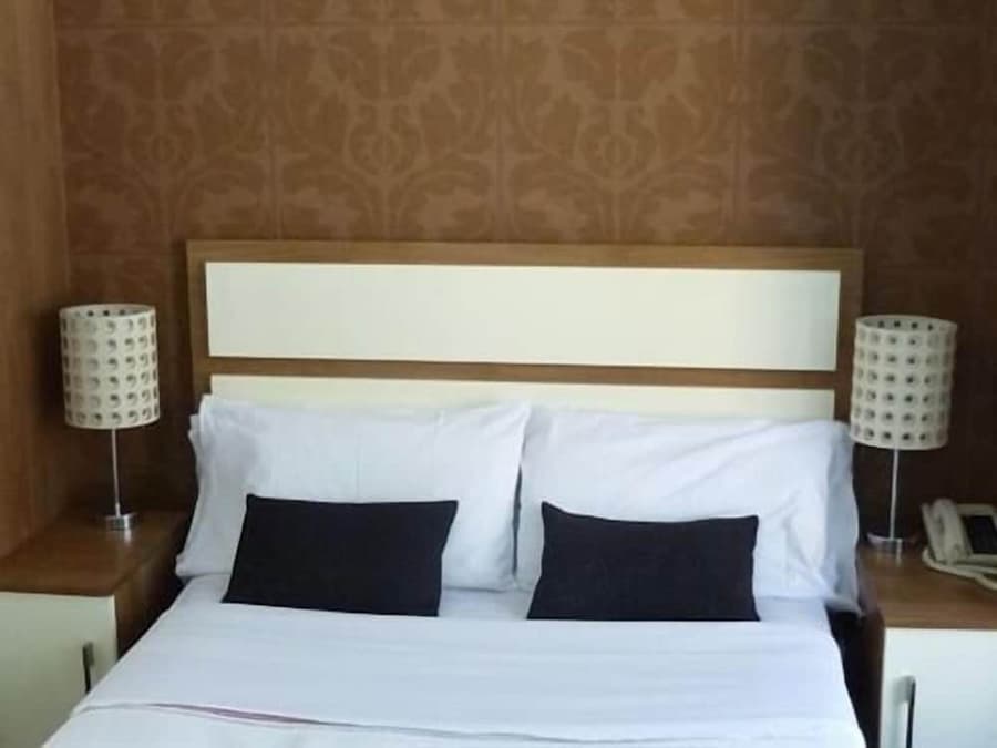 White Lady Hotel