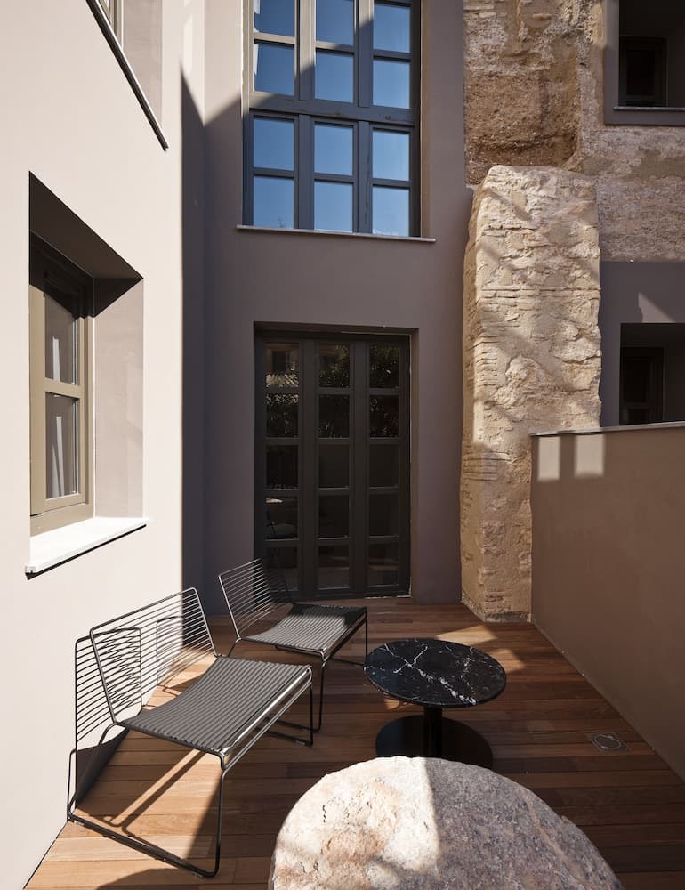 Caro Hotel