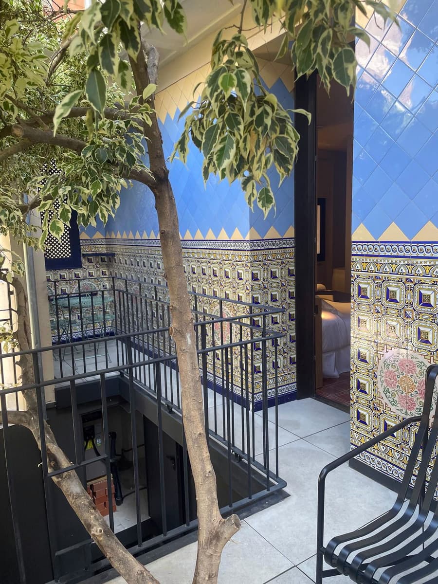 Caro Hotel
