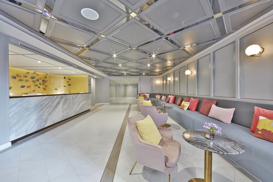 The Quarter Ploenchit by UHG