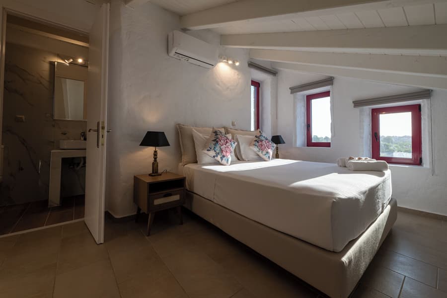 Abeloessa Methonian Hospitality