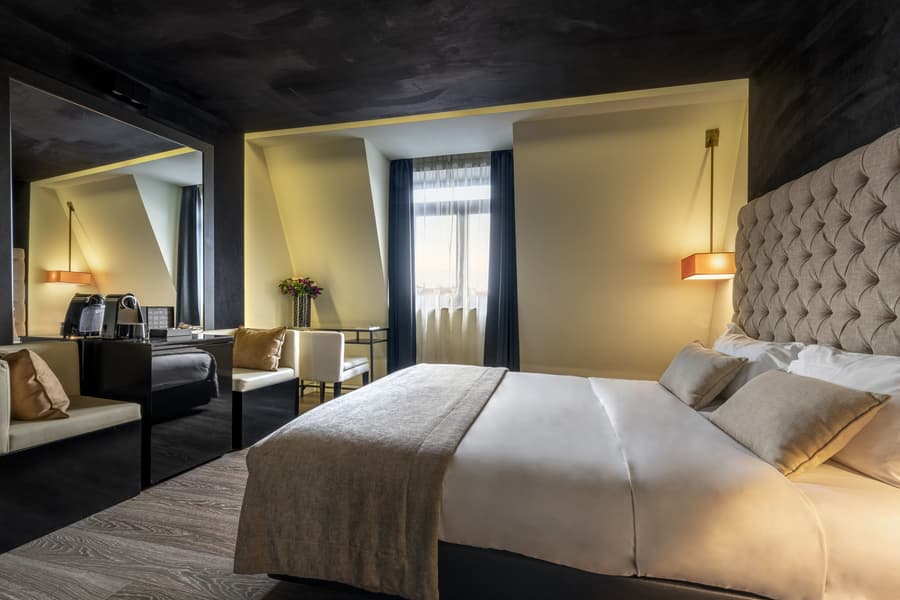 9Hotel Mercy