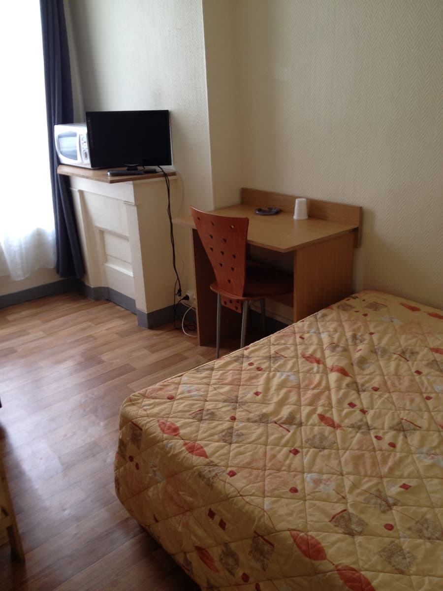 Au Royal Mad Hotel