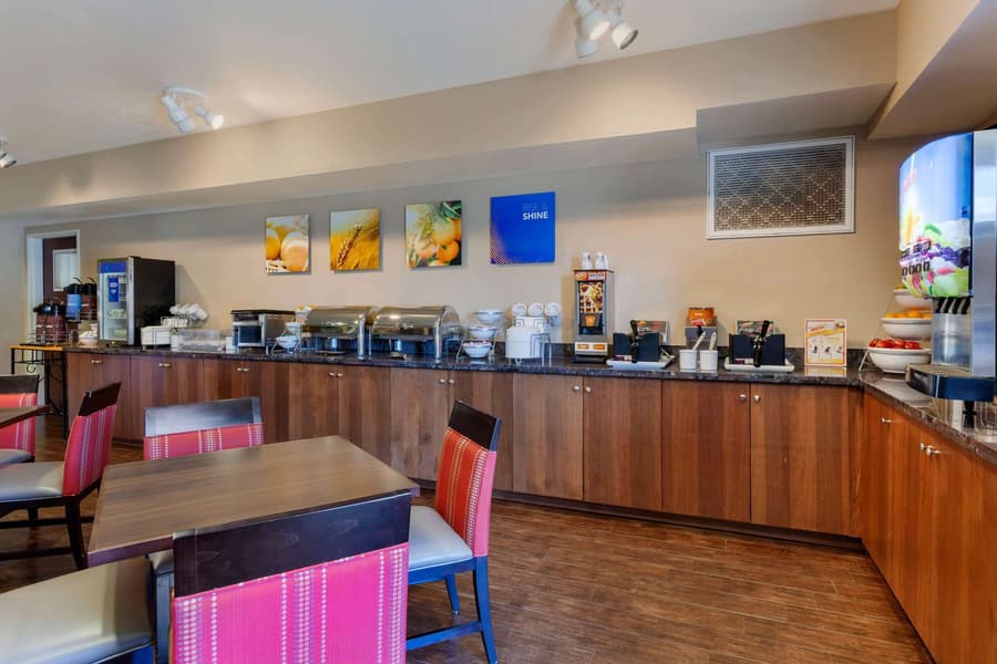 Comfort Inn & Suites Page at Lake Powell