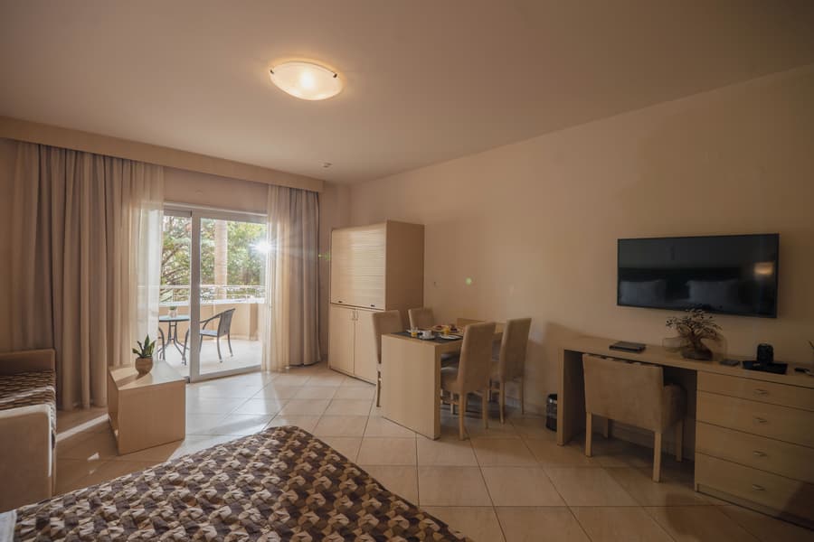 Molos Bay Hotel