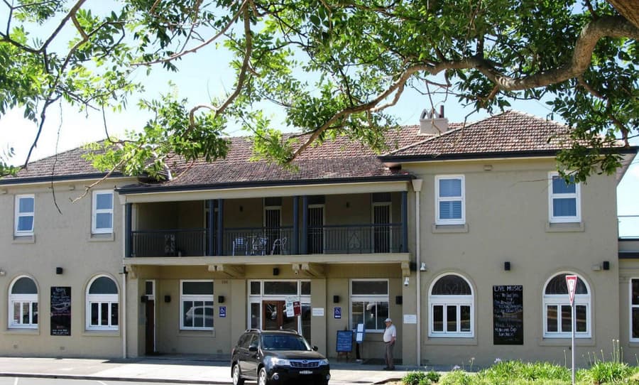 Huskisson Hotel