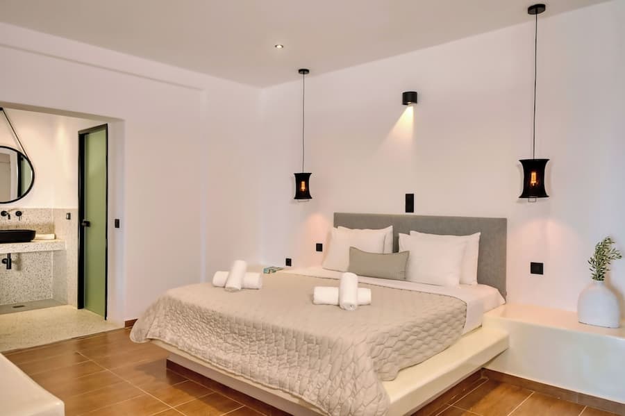 Splendour Hotel and Suites