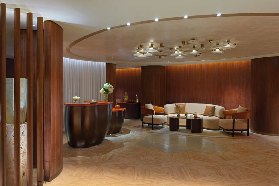 The Ritz-Carlton Abu Dhabi, Grand Canal