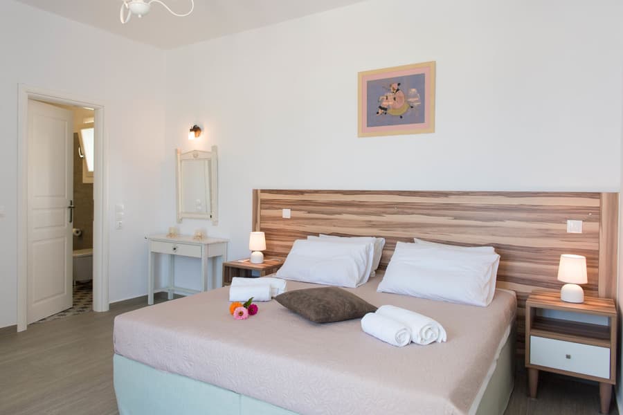 Rooms & Apartments Archontou