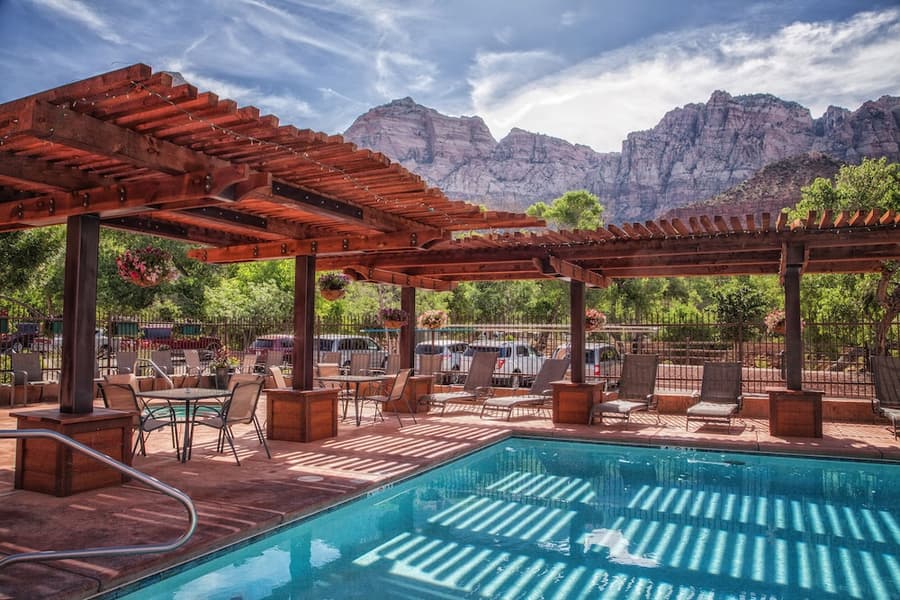 Cable Mountain Lodge