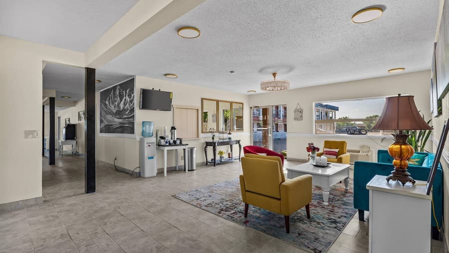Red Arrow Inn & Suites, a Travelodge by Wyndham