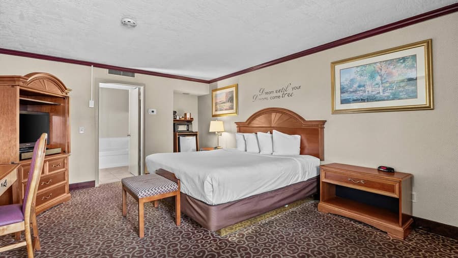 Red Arrow Inn & Suites, a Travelodge by Wyndham