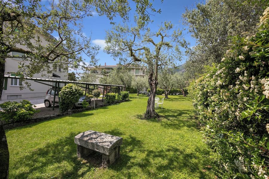 Margherita Near Lake - Family Friendly