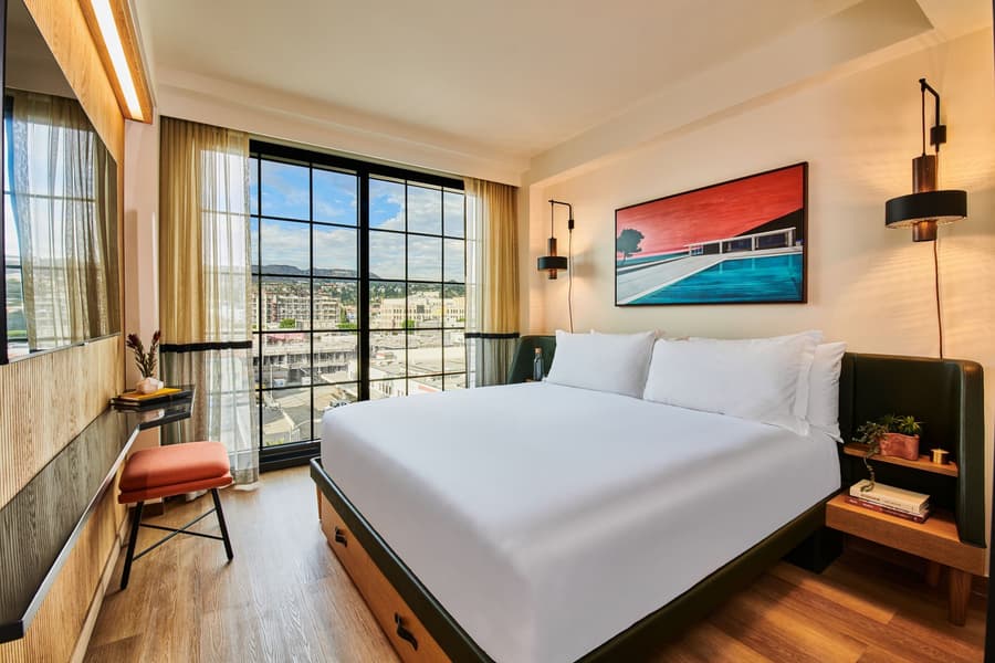 HOLLYWOOD VOLUME, a Tribute Portfolio Hotel
