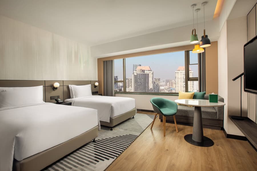 Holiday Inn Shanghai Nanjing Road by IHG