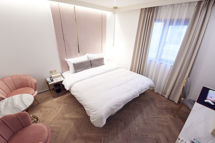 Den Basta Signature Hotel