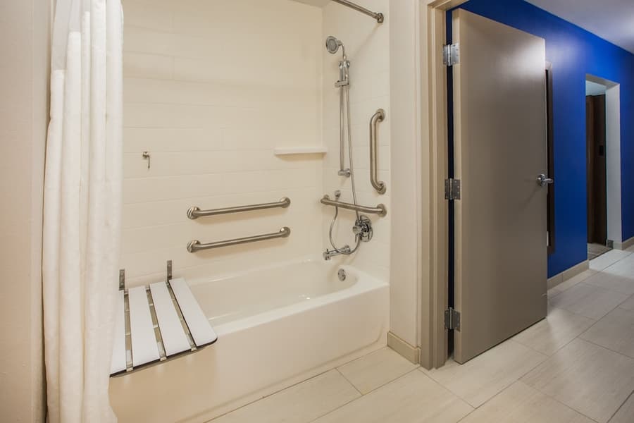 Holiday Inn Express & Suites Bullhead City by IHG