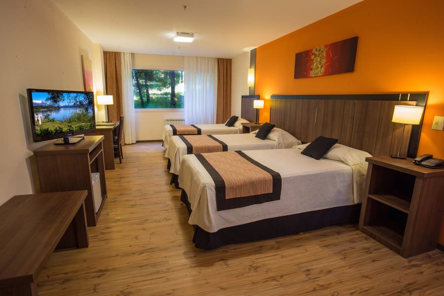 Huinid Pioneros Hotel