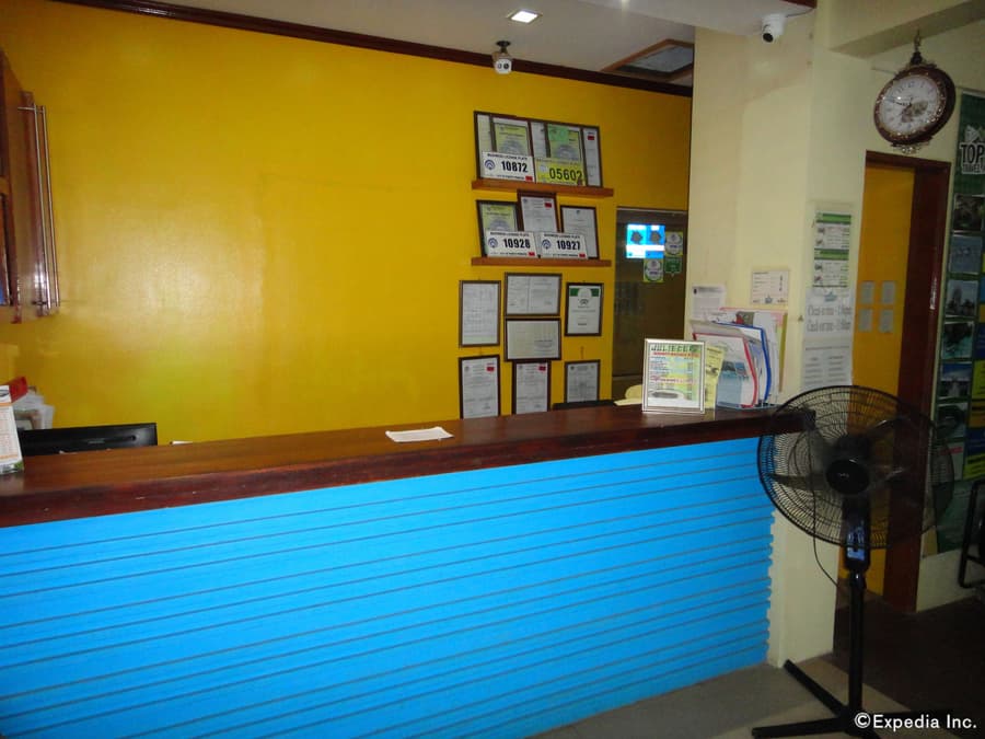 Blue Lagoon Inn & Suites