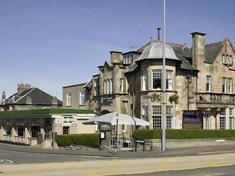 The Orchard Park Hotel