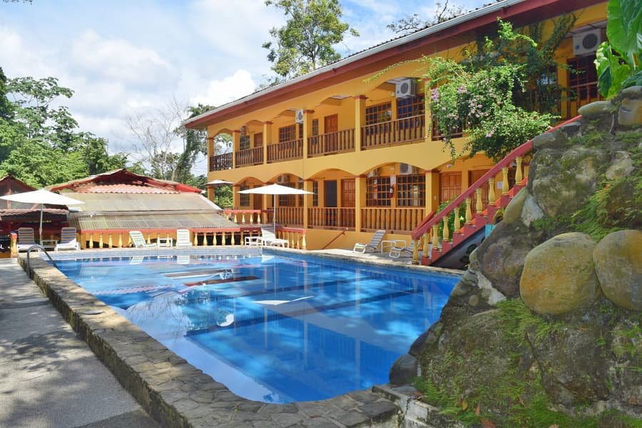 Hotel Las Tres Banderas
