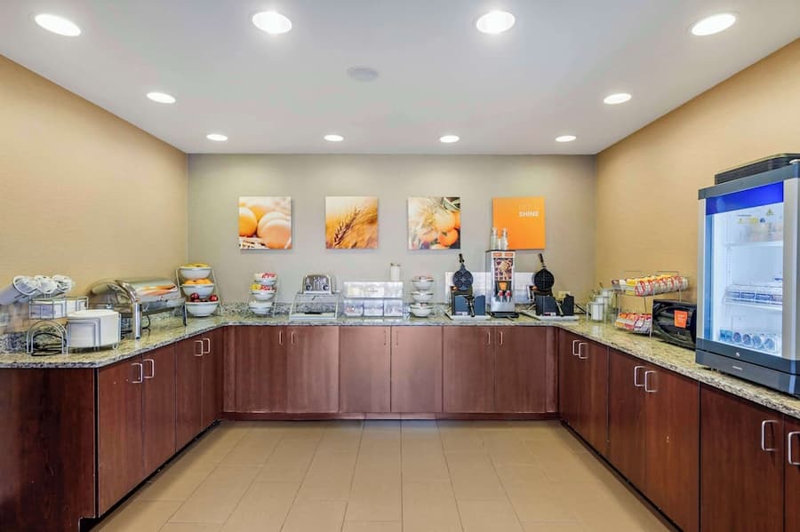 Comfort Inn & Suites