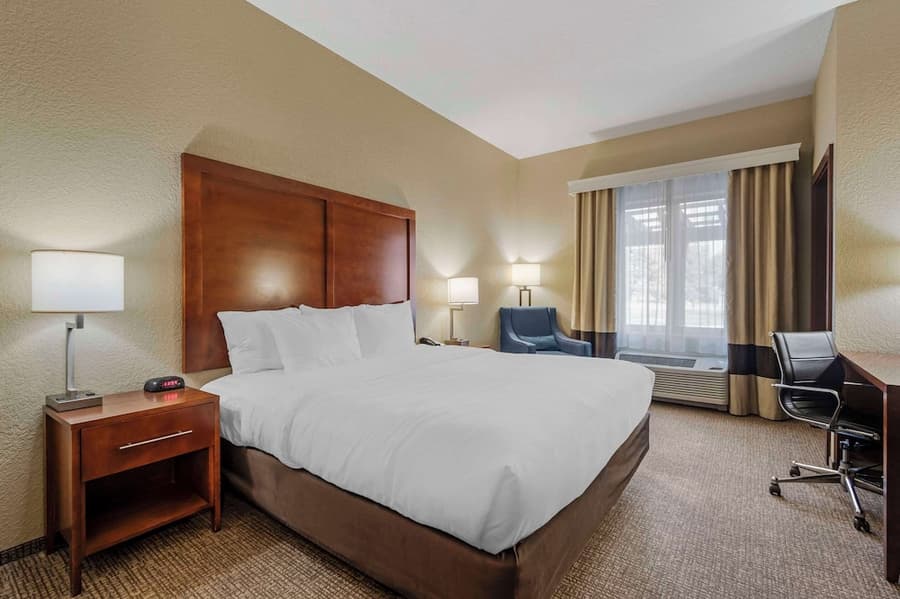 Comfort Inn & Suites