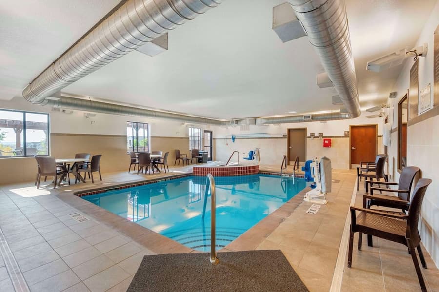 Comfort Inn & Suites
