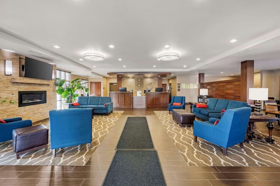 Comfort Inn & Suites