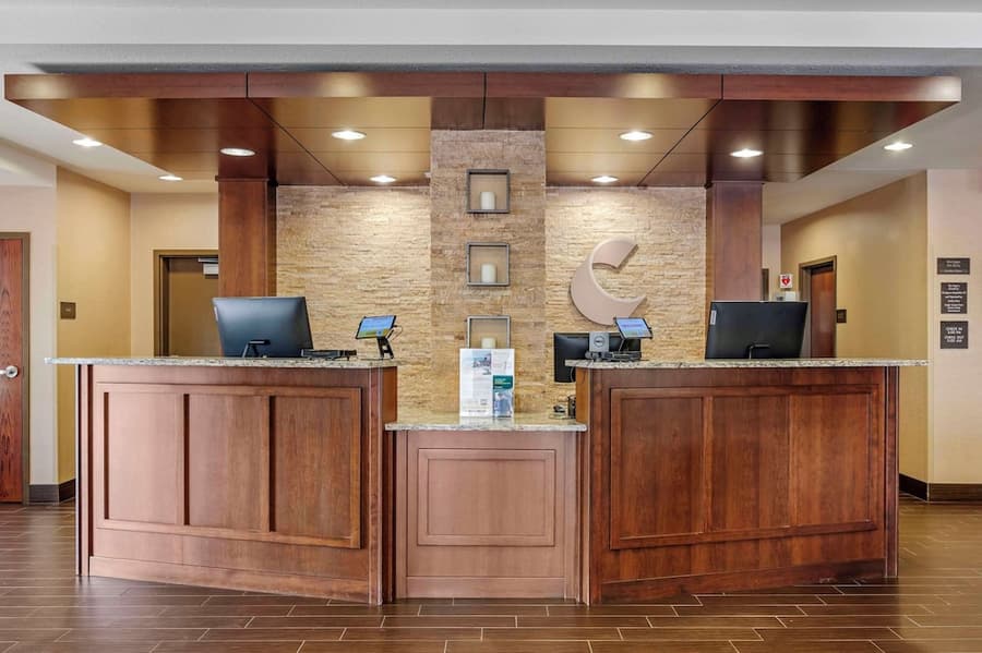 Comfort Inn & Suites