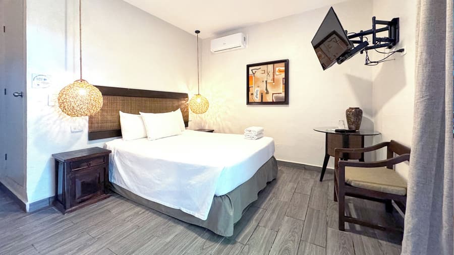 Siesta Fiesta Hotel – 5th Avenue