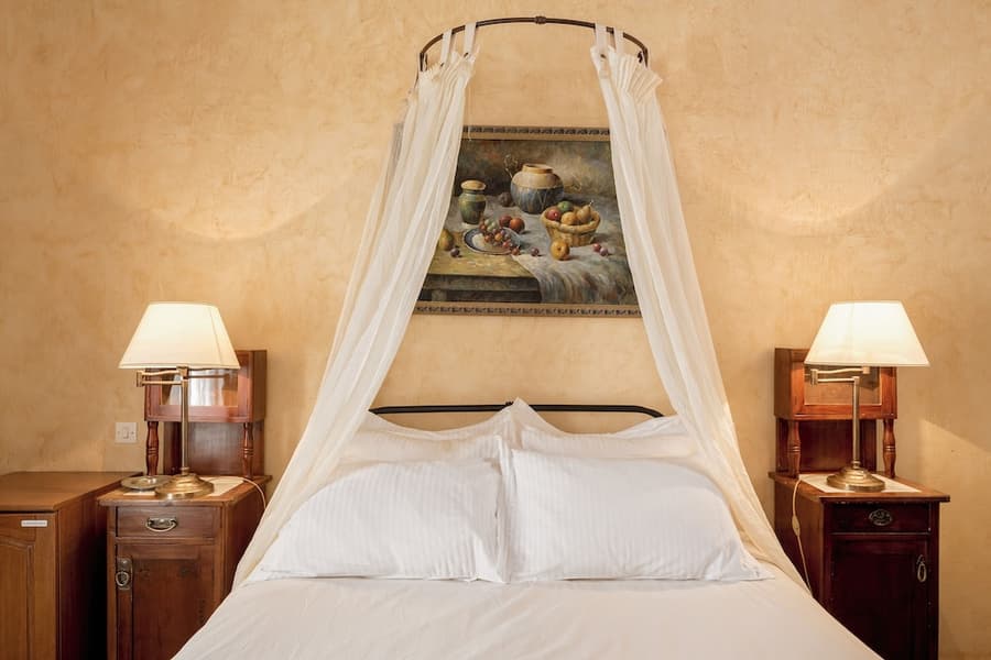 Nafsimedon Hotel
