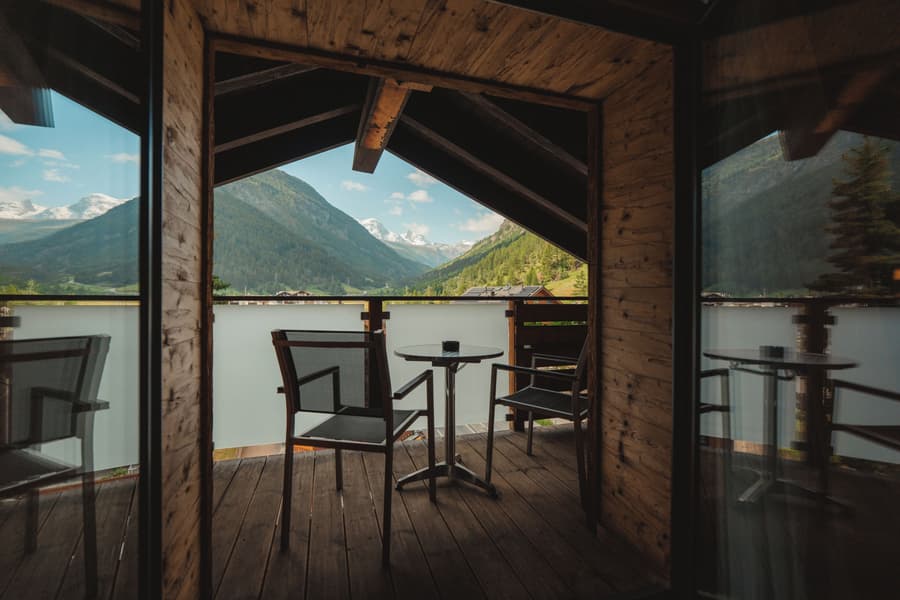 Matterhorn Inn - Wellness & Dining - at Zermatt Shuttle Station