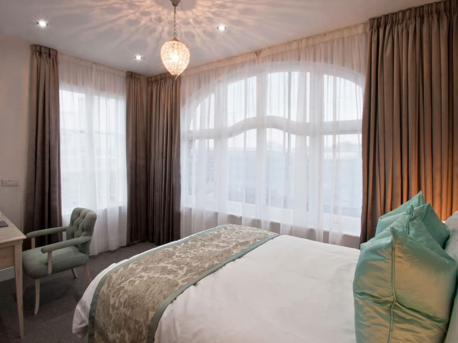 W12 Rooms