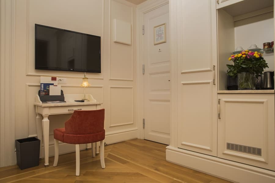Corinne Art & Boutique Hotel