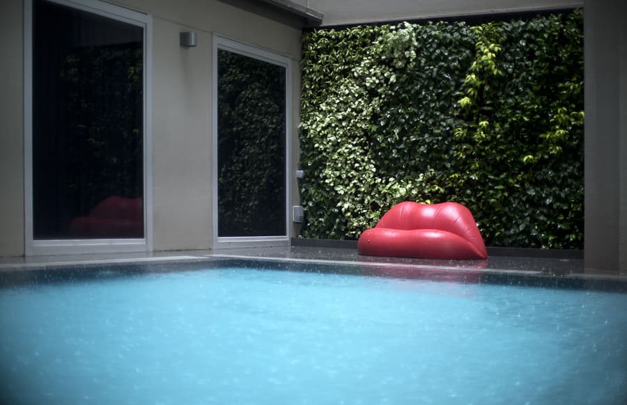 V Hotel Bencoolen