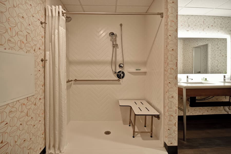 Holiday Inn Lancaster by IHG