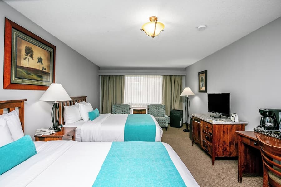 Tonquin Inn