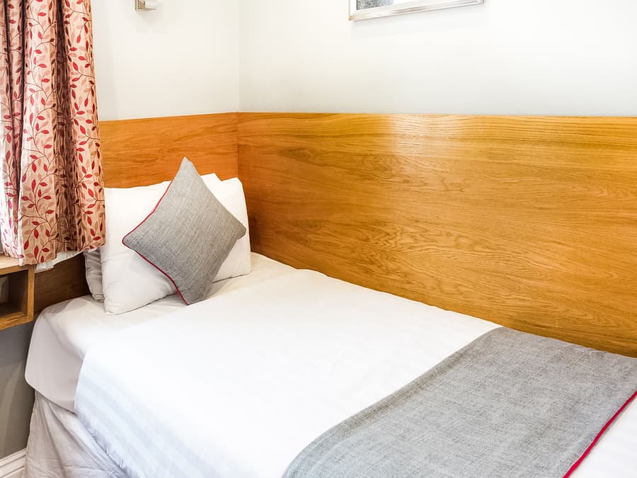 London Guest House by OYO - Acton