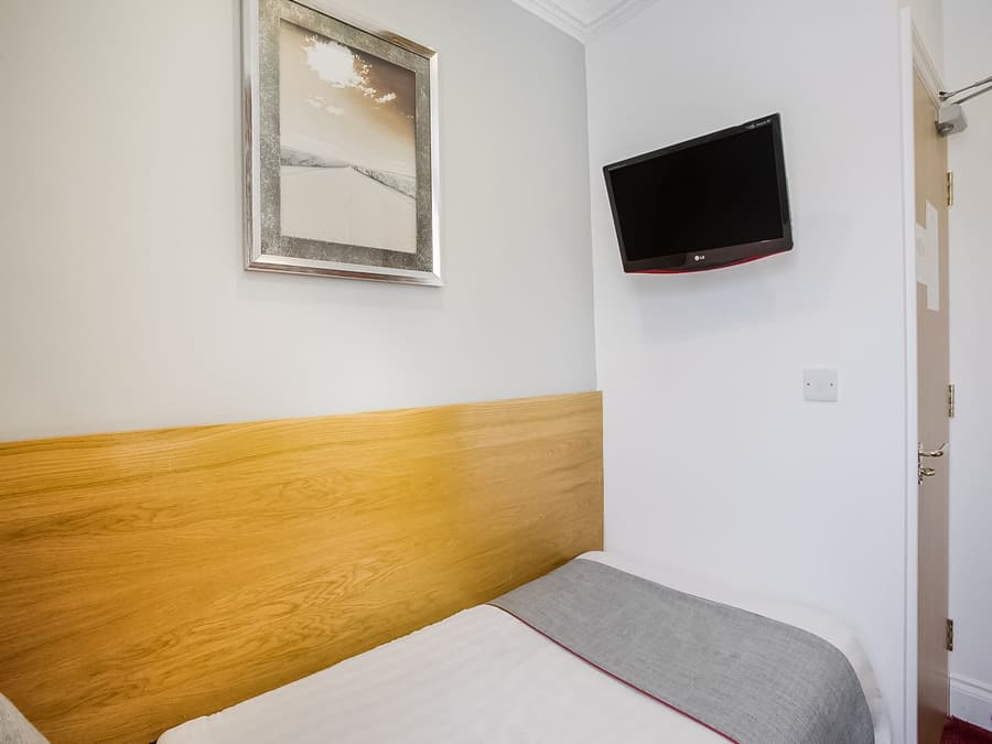 London Guest House by OYO - Acton