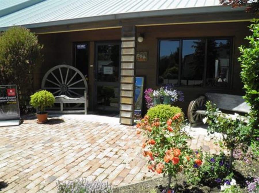 Lakefront Lodge