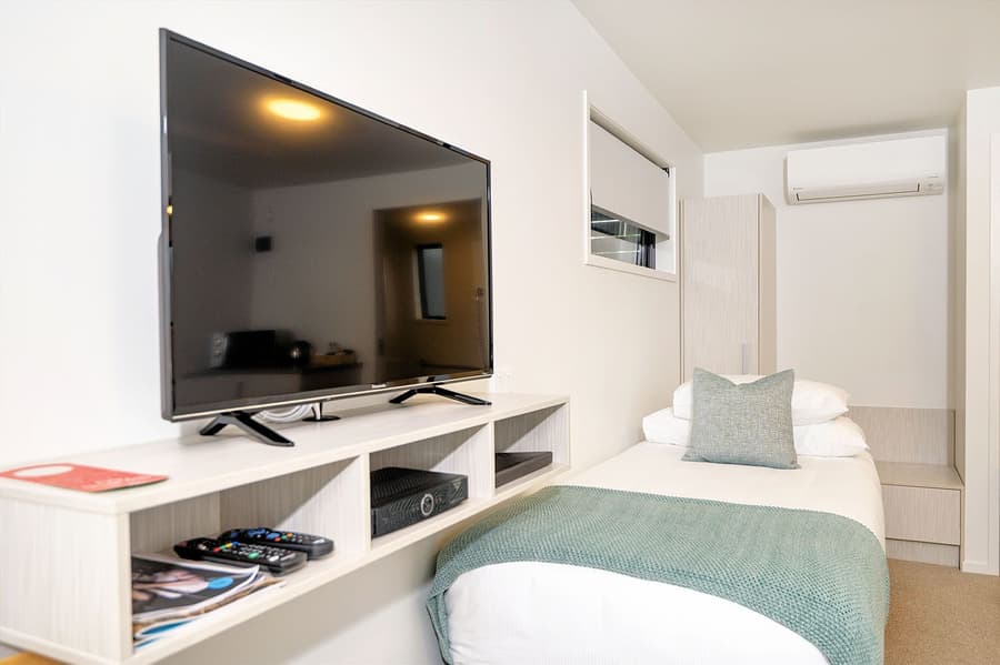 The Com Plex Motel