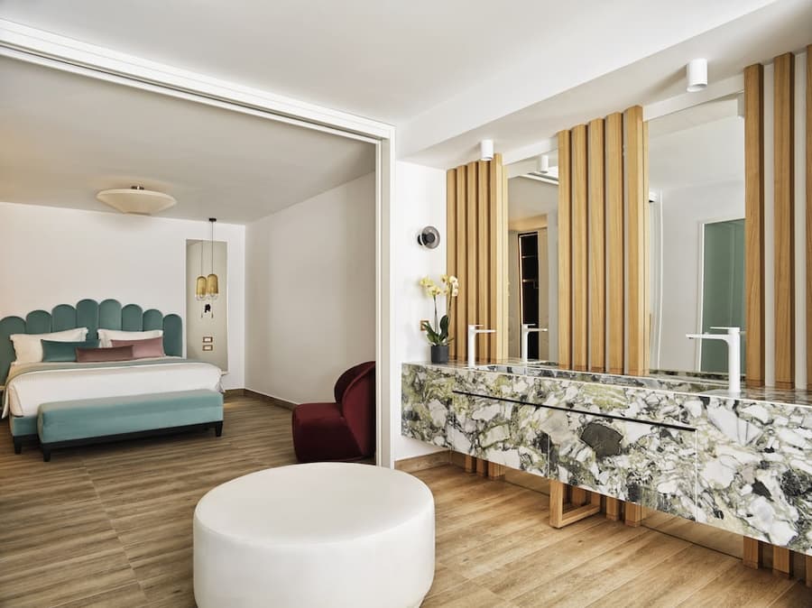 Cresanto Luxury Suites
