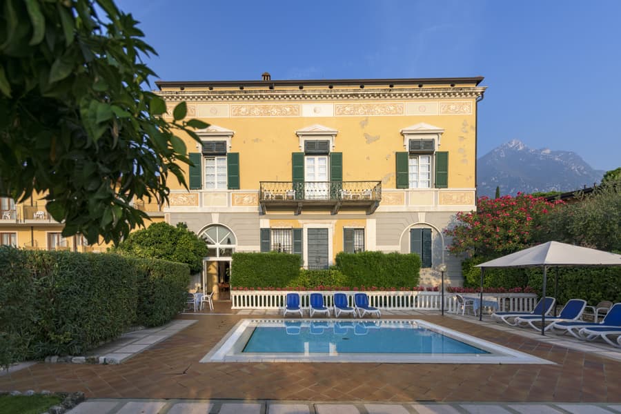 Hotel Regina Del Garda Suite