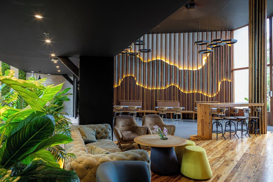 Giraffe Beach Hotel